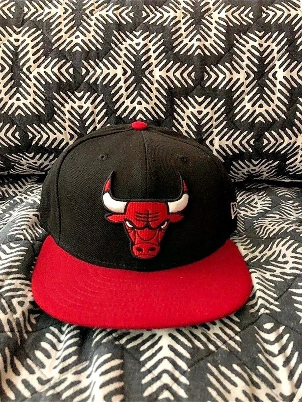 New Era Chicago Bulls 59FIFTY Fitted Cap Black & Red Size 7 3/4 New